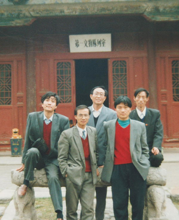 008 前排左一團(tuán)委書記高丙杰、前排右一組織干事王小龍，后排中黨辦主任馮振宇 右一宣傳部長王衛(wèi)民 (71).jpg