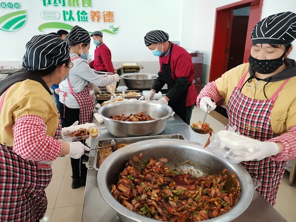 1643794759667187.jpeg 職工食堂盒飯分裝”香.jpg