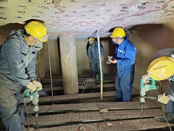 1679624961725373.jpeg 澆注料拆除1.jpg