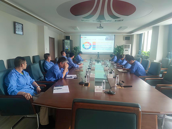 6月28日上午，化工集團(tuán)組織召開2023年度第二期對標(biāo)大講堂活動，公司企管部與人力資源部、工會辦、科技發(fā)展部、生產(chǎn)部等多個部門參與。.jpg