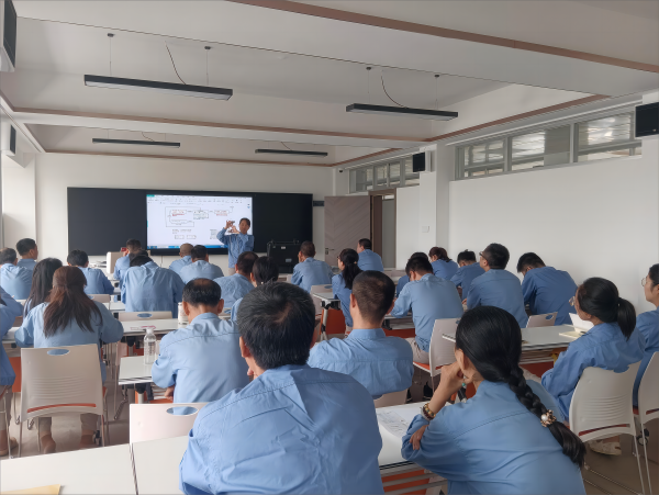 1693189883627929.png 8月25日,吳朝暉在培訓(xùn)中心進(jìn)行計(jì)量專項(xiàng)培訓(xùn)(1)(1).png