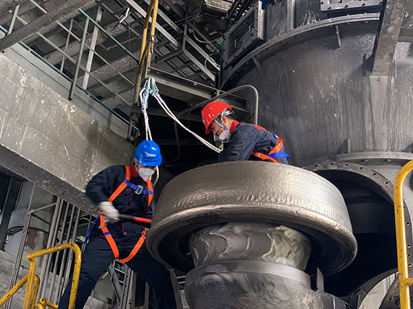 1698219350904528.jpeg 1號(hào)磨煤機(jī)檢修 動(dòng)力車間 焦路秦.JPG