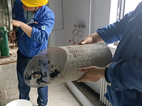 2024年5月2日，崗位人員自行拆除過濾器清理濾網(wǎng)，除污去垢凈裝置。.jpg