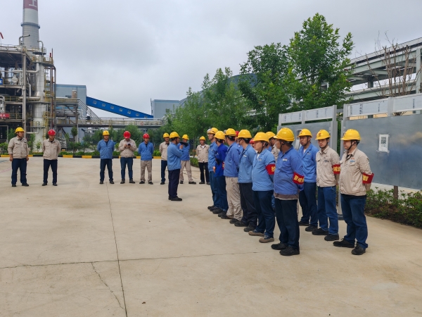 圖1 7月10日，制氣車間管理人員、化工四班全體人員參與演練。陳科武 攝.jpg