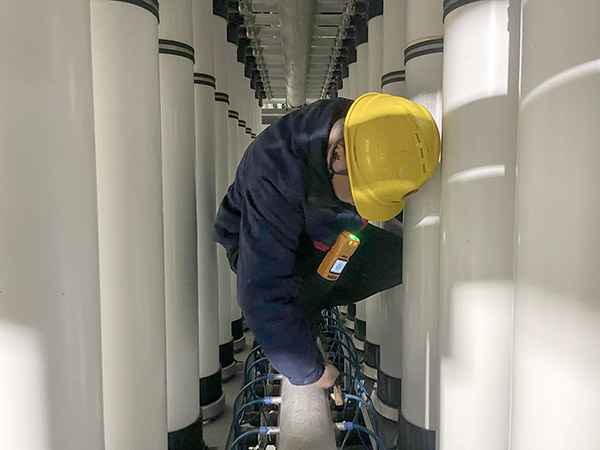 1737431670362549.jpeg 突擊隊(duì)進(jìn)行bf池設(shè)施檢查校對(duì).jpg