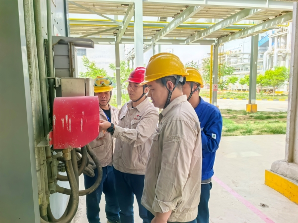 2025年，乙二醇車間開展五一節(jié)前檢查-3.jpg