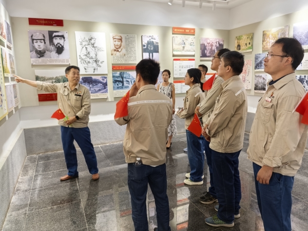 181752826342256174.jpg 7.16 聯(lián)合黨支部開展“傳承紅色基因 踐行八項規(guī)定精神”主題黨日活動 附圖3.jpg