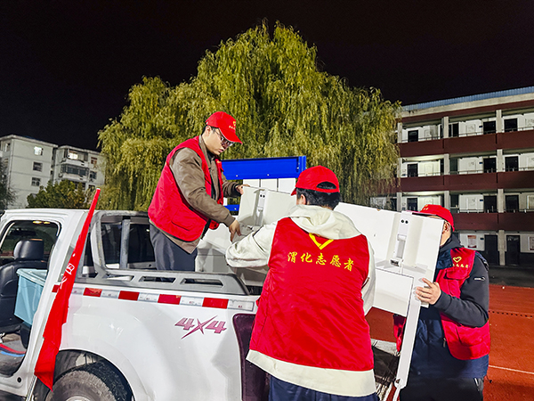 2025年11月8日渭化集團(tuán)“安康杯”足球賽決賽-搬運(yùn)物資.jpg