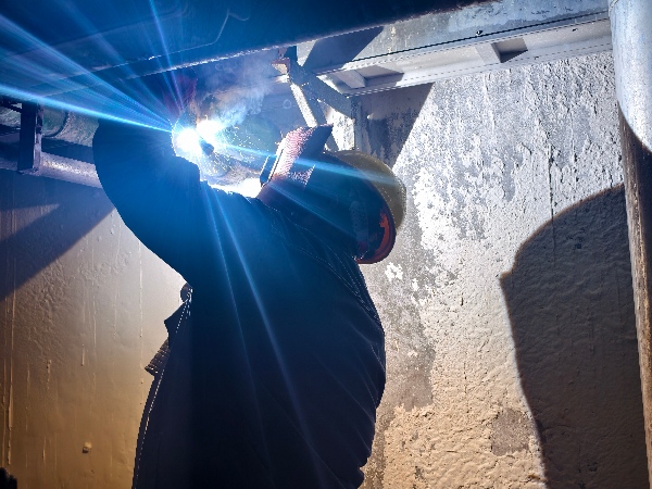 151765759028132535.jpg 彬州公司生活區(qū)帶壓堵漏配圖(1).jpg