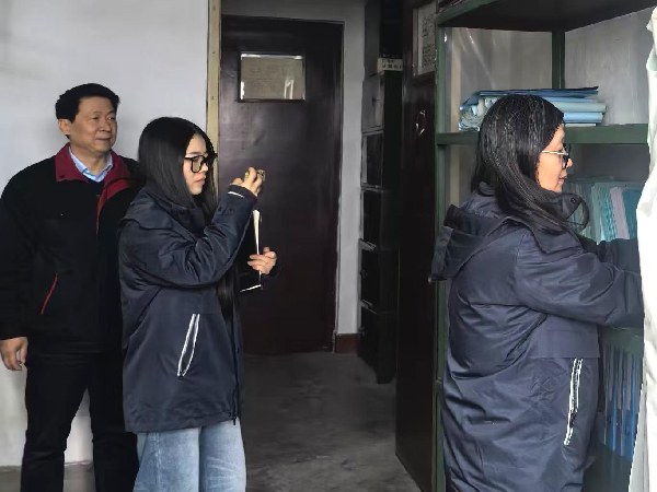 161765843788133951.jpg 公司在生產(chǎn)環(huán)保技術(shù)部開展檔案檢查工作(1).jpg